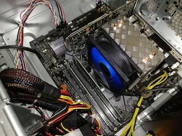 探秘電腦機箱內部 認識計算機主機核心硬件